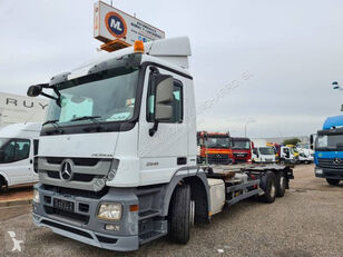 Mercedes-Benz 2536 L chassis truck