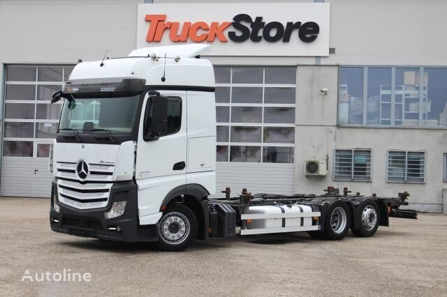 Mercedes-Benz Trucks Actros 2545LNR MULTI 6x2 chassis truck
