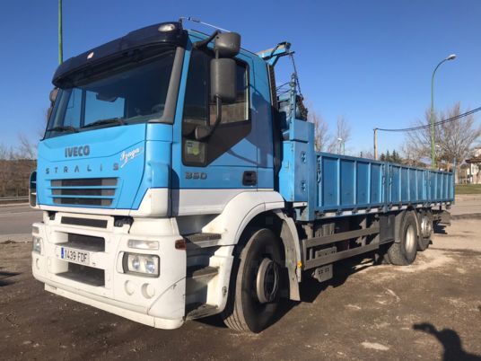 IVECO AD260S3535Y/P dump truck