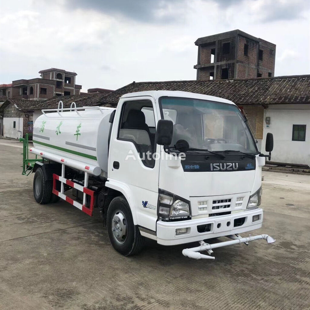 Isuzu 7 cubic meters water sprinkler truck