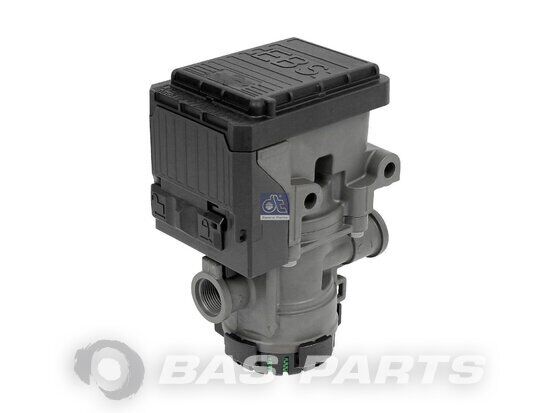 DT Spare Parts pneumatic valve for truck