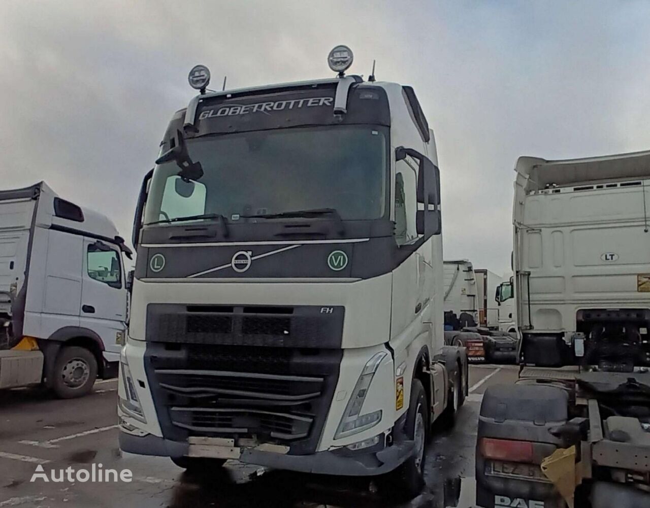 damaged Volvo FH13 540  truck tractor